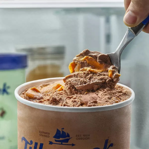 Tillamook Ice Cream Chocolate Peanut Butter, 48 oz