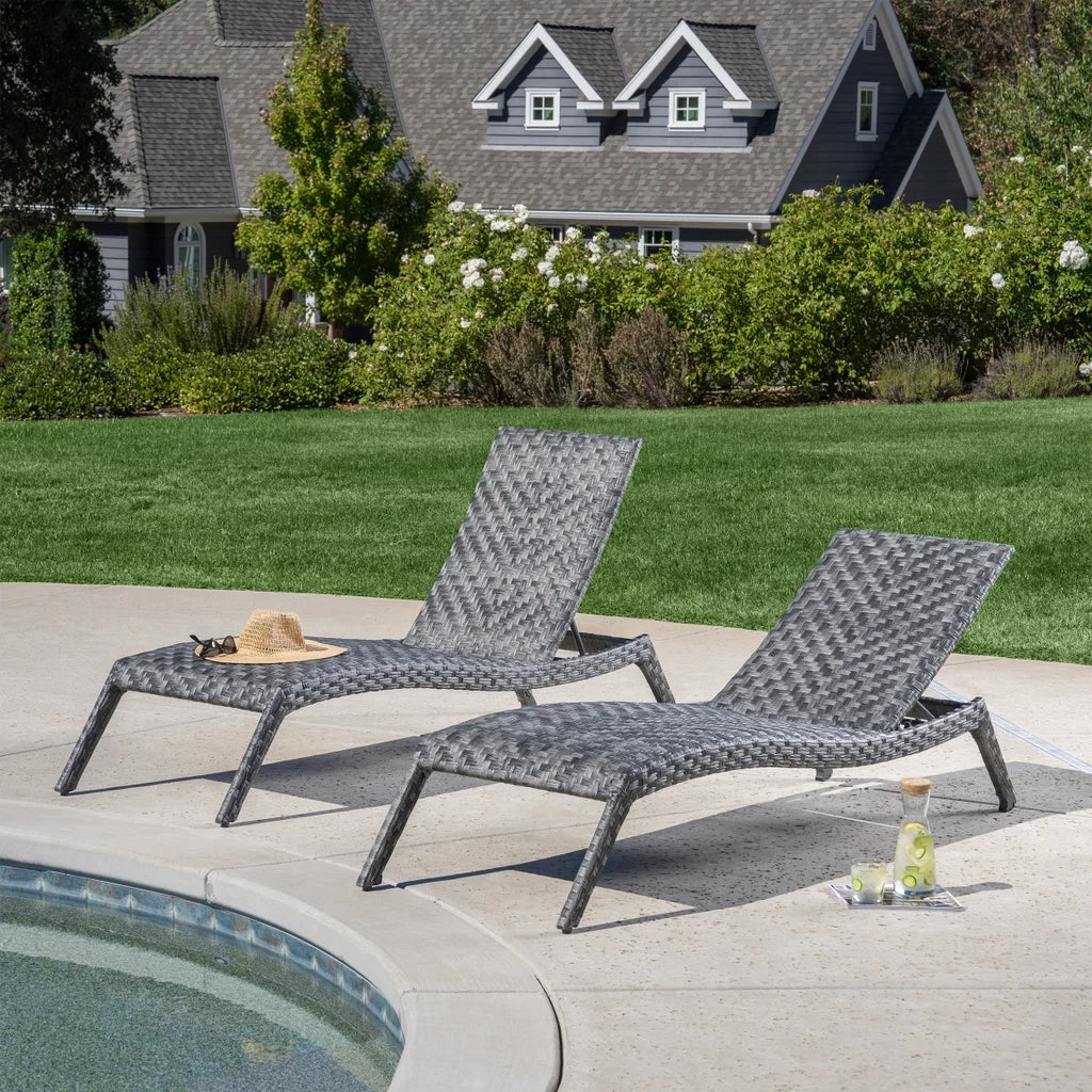 SunVilla Nora Woven Chaise Lounge *