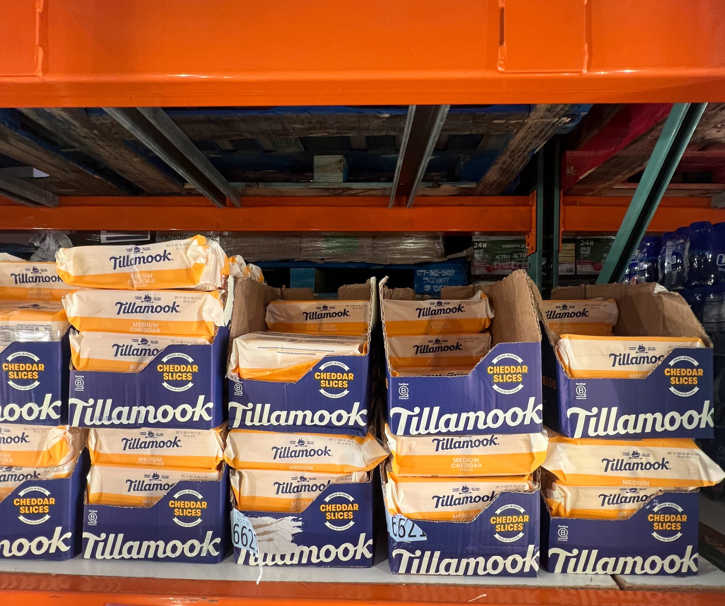 Tillamook Medium Cheddar Cheese 52 Slices, 2.5 lbs