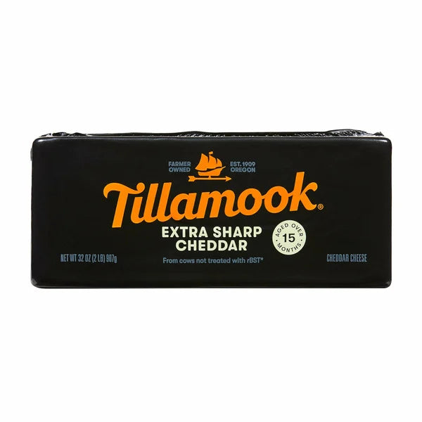 Tillamook Extra Sharp Cheddar Aged Over 15 Months, 2 lb